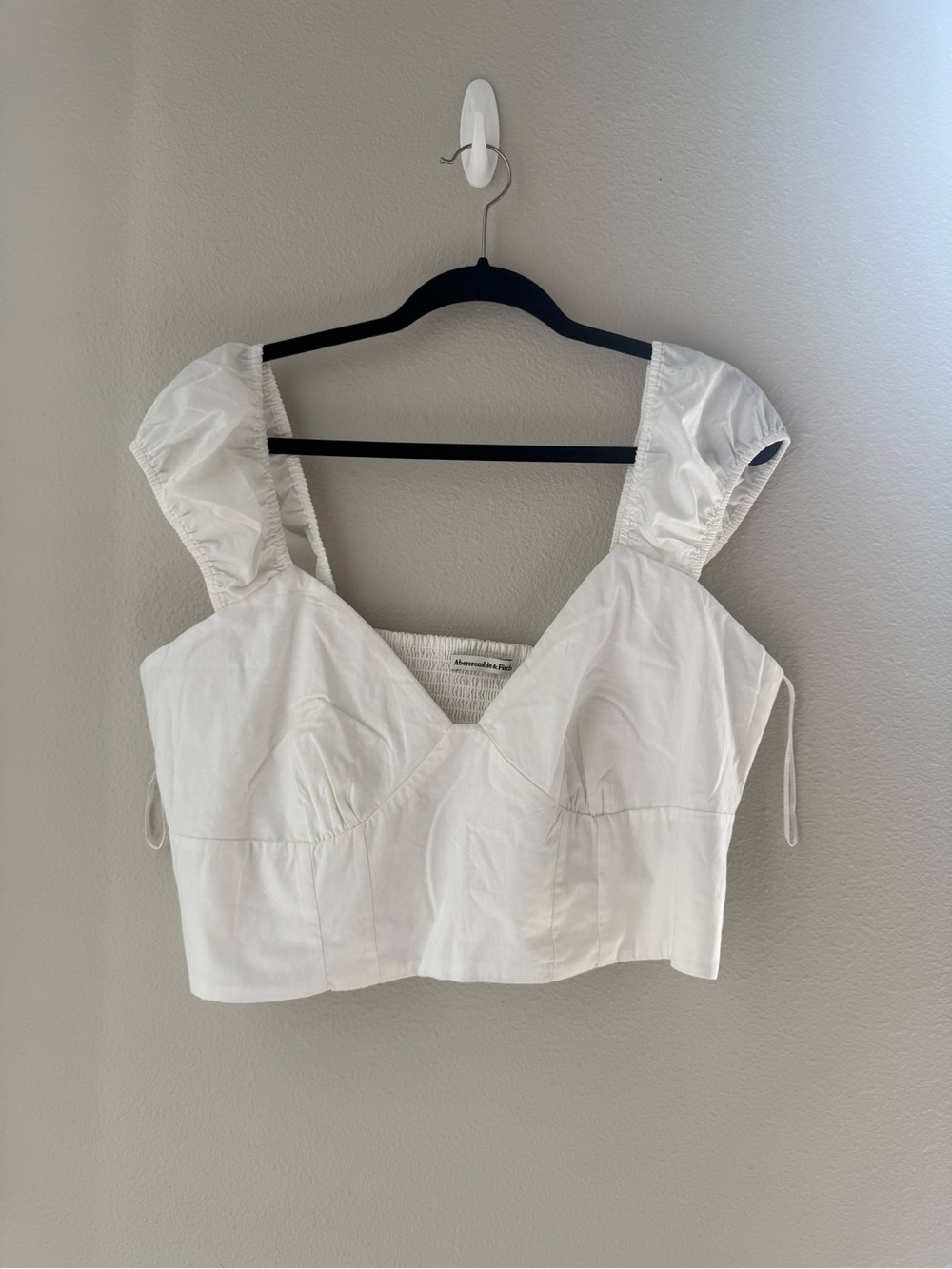 Cute white summer top 🤍